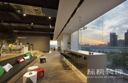 深圳辦公室裝修如何選擇好家居？