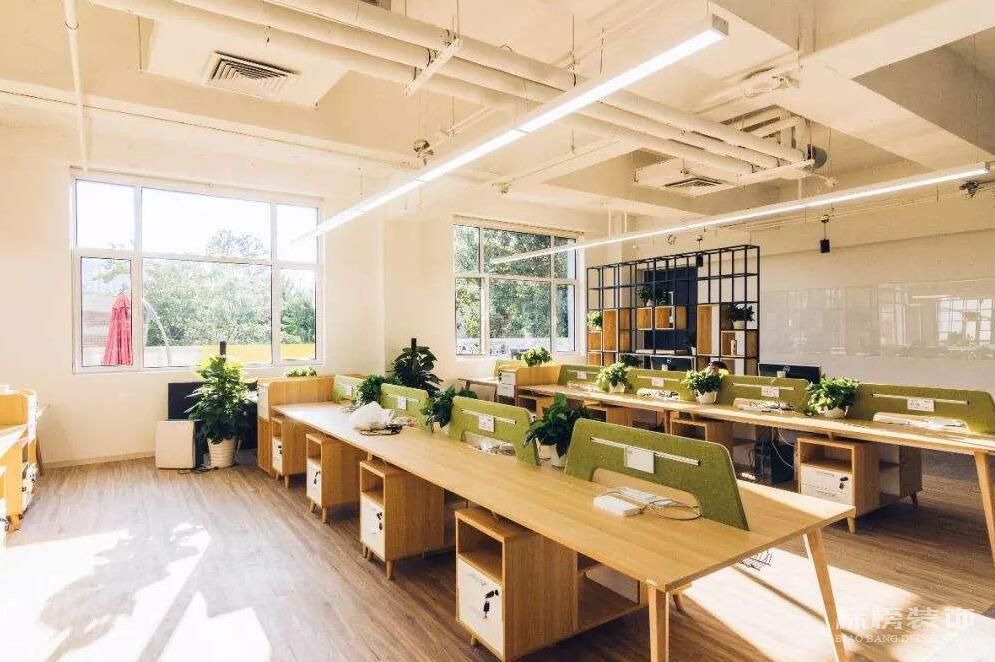 深圳辦公室裝修完成后如何進(jìn)行保潔工作？