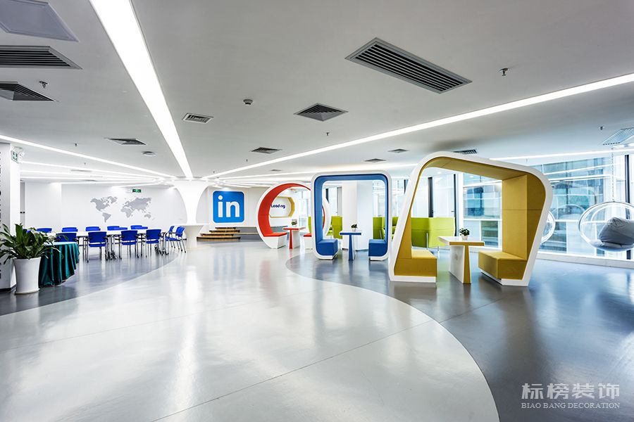 高層龍崗辦公室裝修怎么顯得有企業(yè)文化，體現(xiàn)公司特色